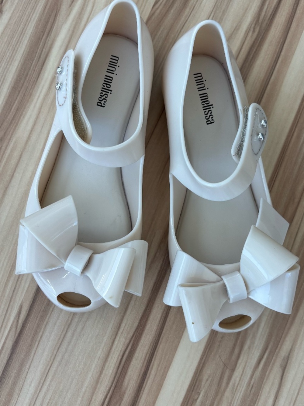 Mini Melissa Kids, Girls Ultragirl Classy Beige Size 11 shoes - Picture 3 of 7
